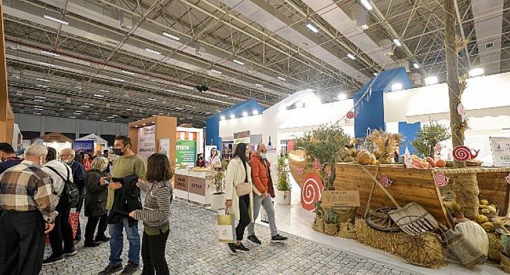 Yerel ürünler, turizm fuarında ilgi çekti / Terra Madre Anadolu İzmir 2022’ye turizm profesyonellerinden yoğun ilgi