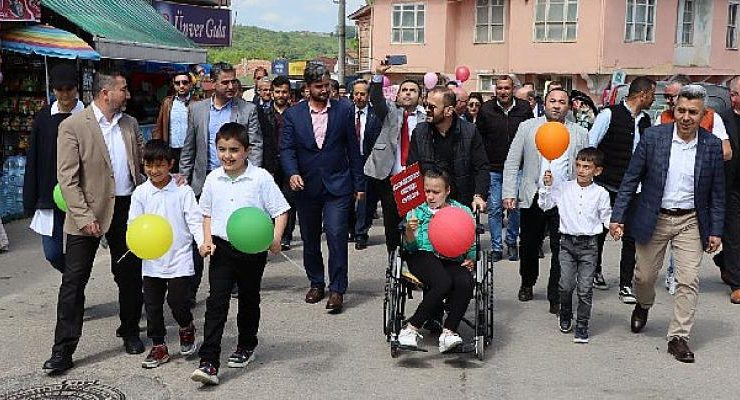 Başkan Turan engelliler farkındalık yürüyüşüne katıldı