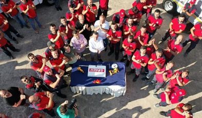 Kocaeli Büyükşehir “A Takımı” birinci hizmet yılını pasta keserek kutladı