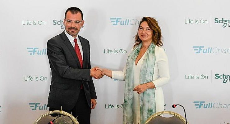 Schneider Electric Türkiye, şarj istasyonu kurulumu için FullCharger ile iş birliği anlaşması imzaladı