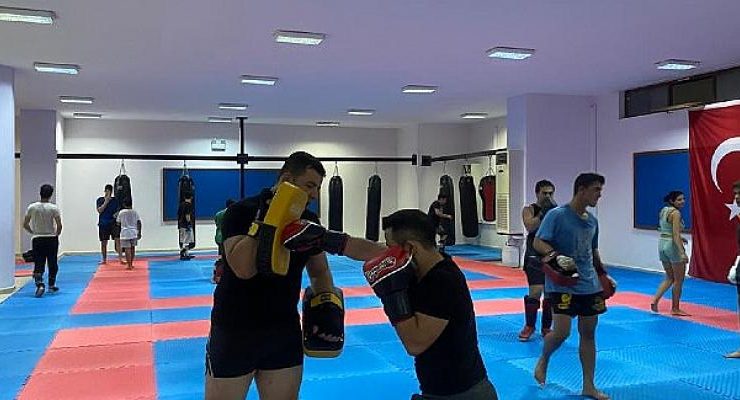 Kemer’de Ücretsiz Karate ve Kick Boks Kursları Veriliyor
