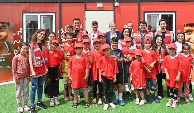 Aras Bulut İynemli, Türkiye Vodafone Vakfı “Yarını Kodlayanlar" Projesi İçin Kahramanmaraş'ta Çocuklarla Buluştu