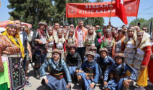 İzmirliler Belenbaşı Kiraz Festivali'nde buluştu
