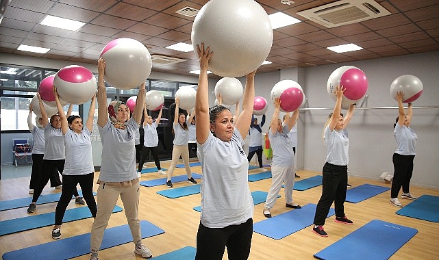 Konak'ta her yaşa ayrı bir spor etkinliği var